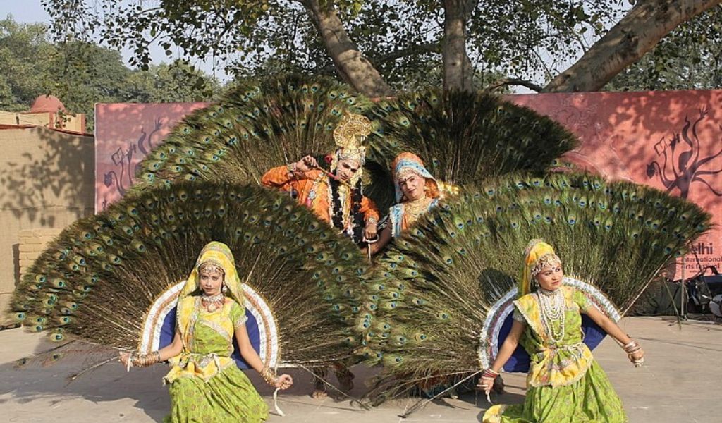 Radha Krishna Mayur Feathers Dance